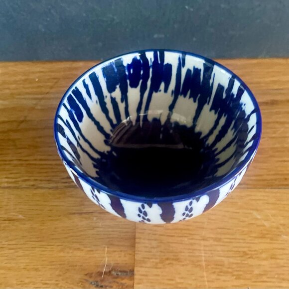 West Elm Indigo Blue and White Ceramic Bowls – Set of 3 - Picture 6 of 7